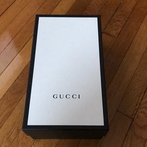 Gucci men’s sneaker box